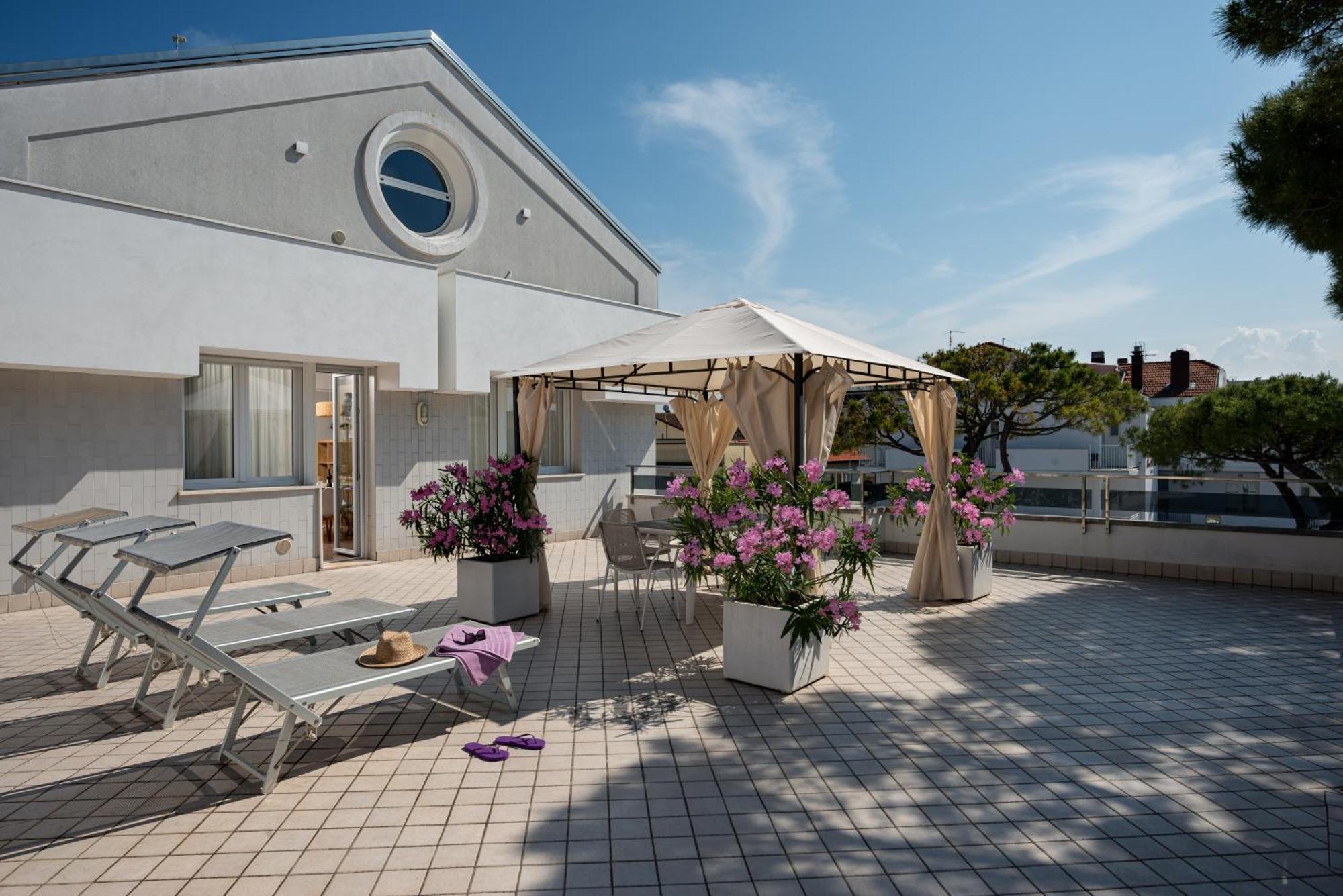 Dante 124 | Appartamenti A Riccione Exterior foto